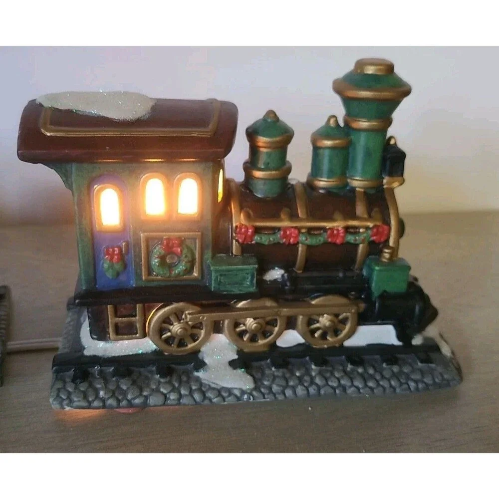 St Nicholas Square Train Set 3 Piece Illuminated Christmas Village Accessory Box